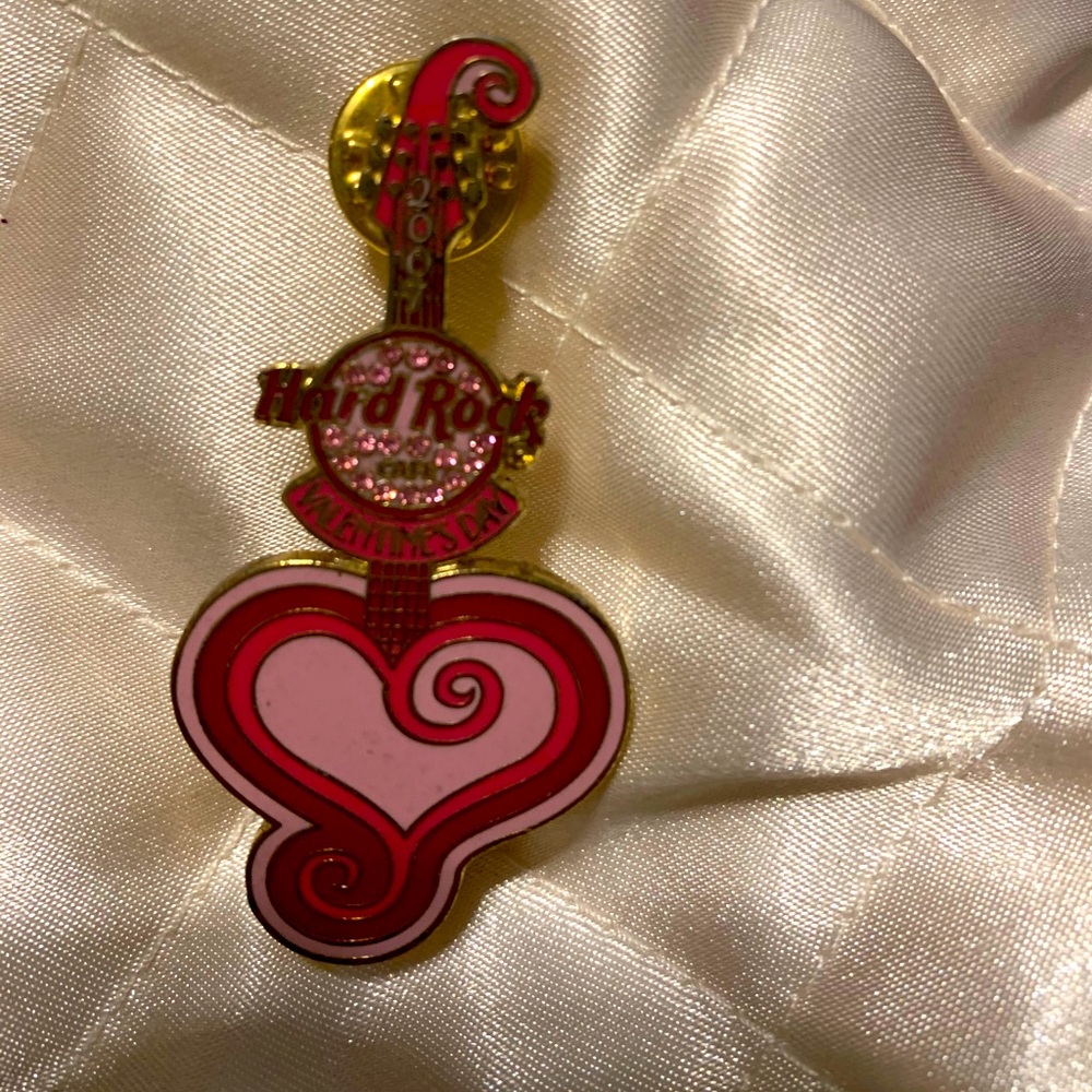 Hard rock pins lot 12 pins